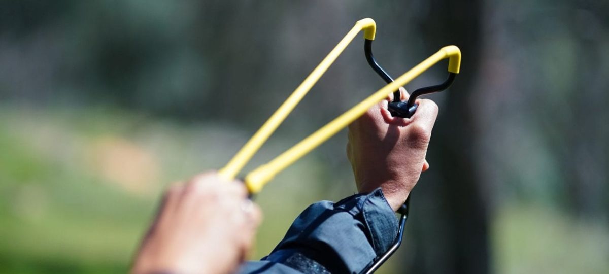 Рогатка, мужчина, стрельба