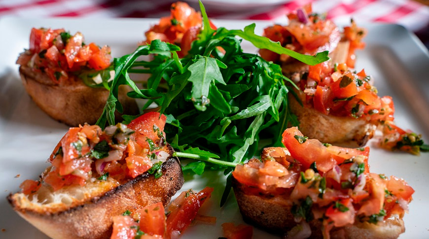Брускетта.