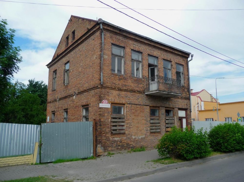 исторический дом из кирпича