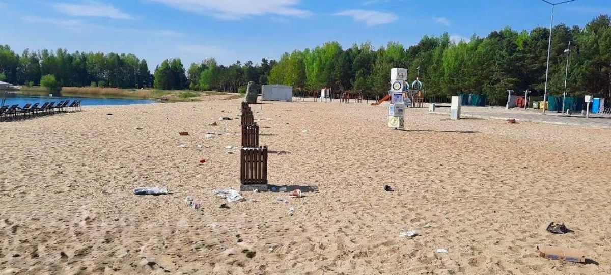 Убранный пляж на Брестском море