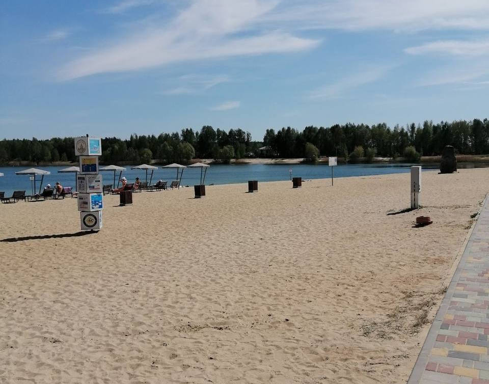 Убранный пляж на Брестском море