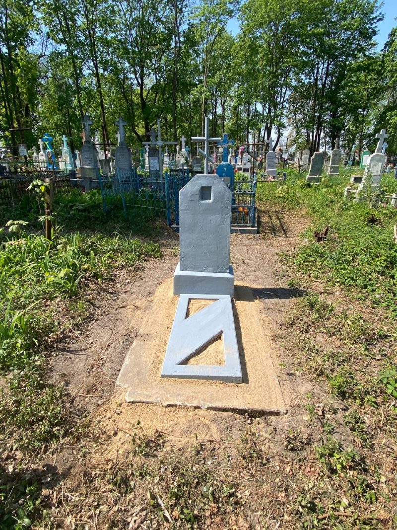 Как отреставрировали памятники на Тришинском кладбище. Фото: Брестский горисполком
