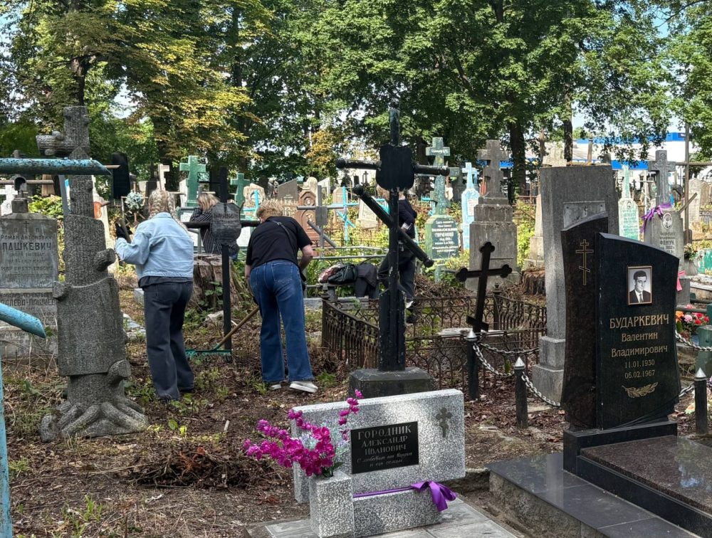 Уборка Тришинского кладбища 18 июня 2026 года. Фото: Брестский горисполком