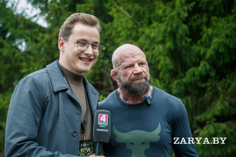 Z-депутат и боец Джефф Монсон в Бресте. Фото: «Заря»